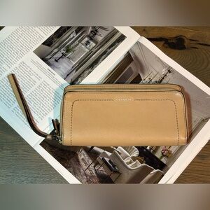 Coach Double Accordion Pebbled Leather Zip Wallet/Wristlet In Tan